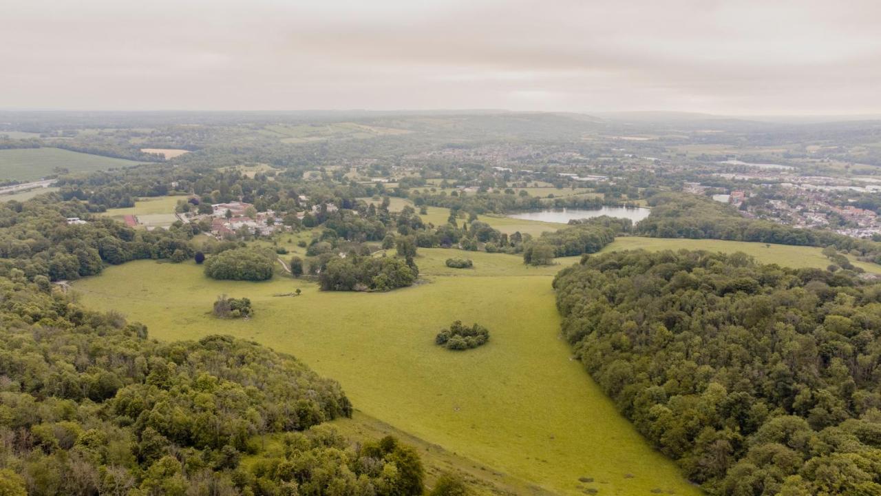 1 Bed Apartment - Redhill Central, Surrey, Gatwick #3 외부 사진