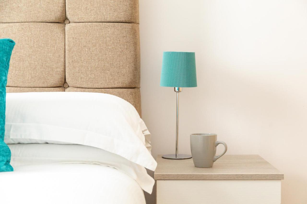 1 Bed Apartment - Redhill Central, Surrey, Gatwick #3 외부 사진