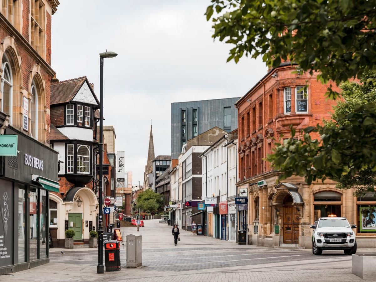 1 Bed Apartment - Redhill Central, Surrey, Gatwick #3 외부 사진