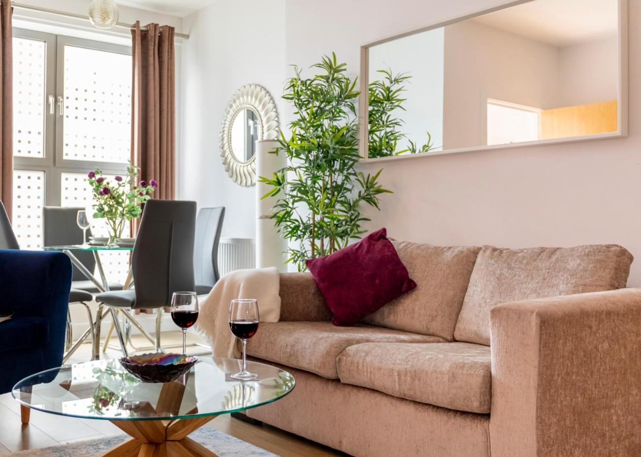 1 Bed Apartment - Redhill Central, Surrey, Gatwick #3 외부 사진