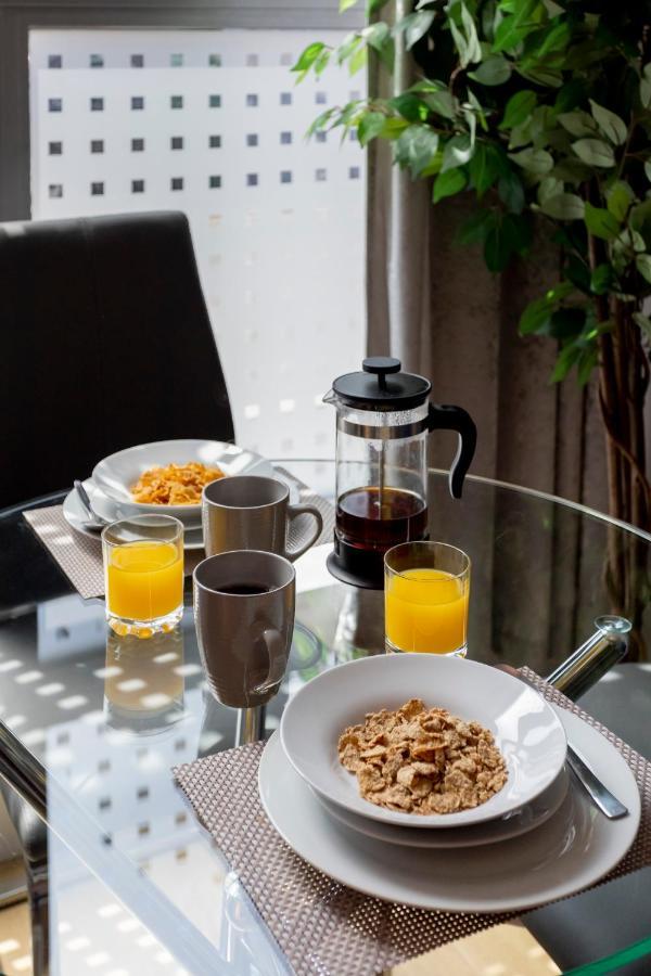 1 Bed Apartment - Redhill Central, Surrey, Gatwick #3 외부 사진